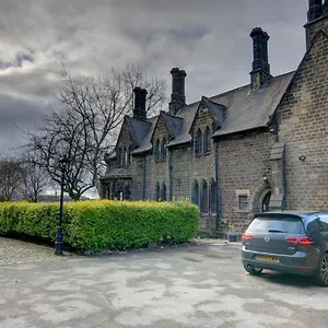 Villa The Old Vicarage - Secure Parking, Fast Wifi, Garden, Leeds (West Yorkshire)